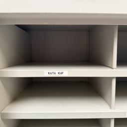  - ahrend zware degelijke stalen kast met heel veel schappen vakken (4)