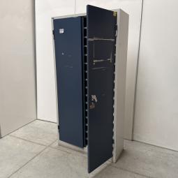  - ahrend zware degelijke stalen kast met heel veel schappen vakken (13)