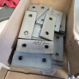  - 150 stuks metalen strip 130x50 mm 6 mm dik  (4)