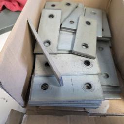  - 150 stuks metalen strip 130x50 mm 6 mm dik  (3)