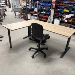  - 2x choreo hoekbureau met nieuw blad midden eiken (4)