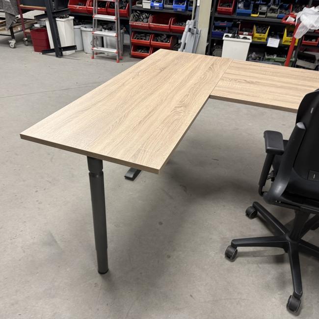  - 2x choreo hoekbureau met nieuw blad midden eiken (5)