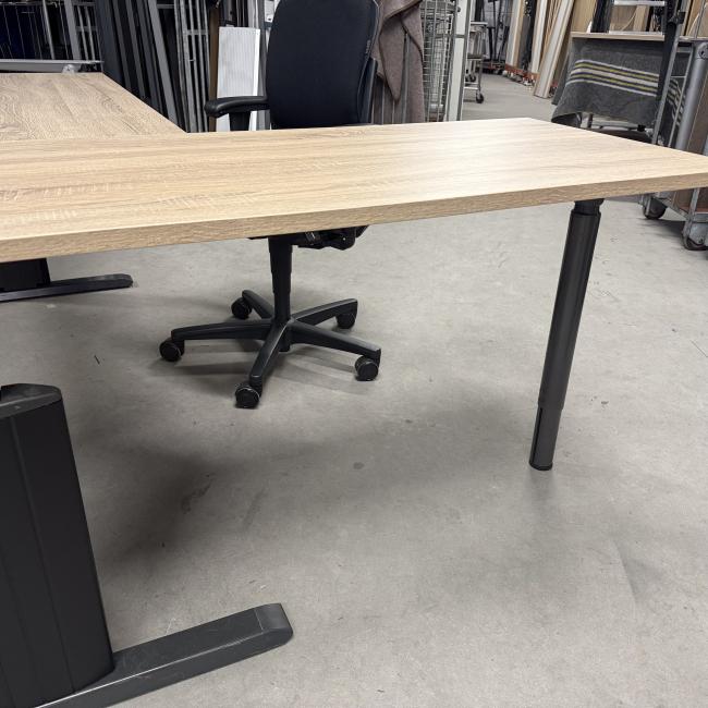  - 2x choreo hoekbureau met nieuw blad midden eiken (21)