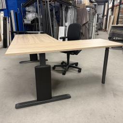  - 2x choreo hoekbureau met nieuw blad midden eiken (24)