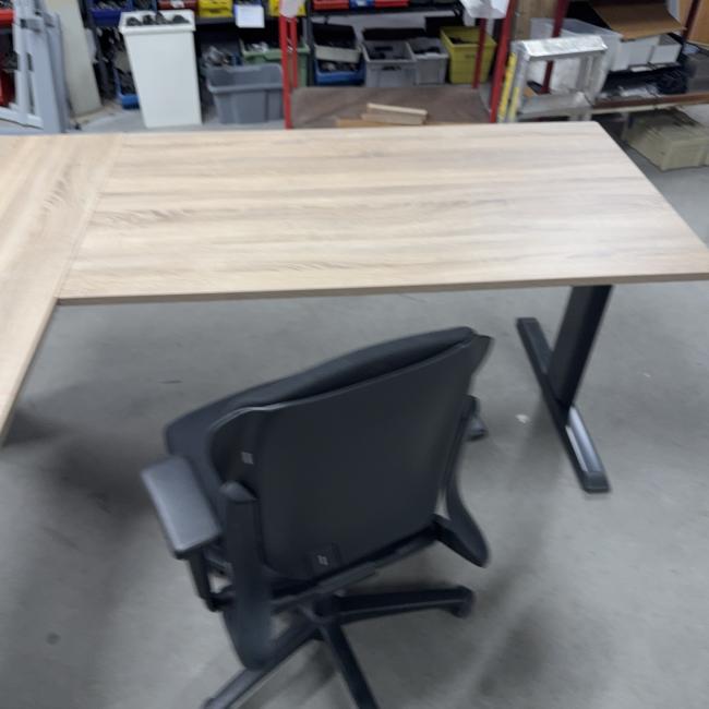  - 2x choreo hoekbureau met nieuw blad midden eiken (30)