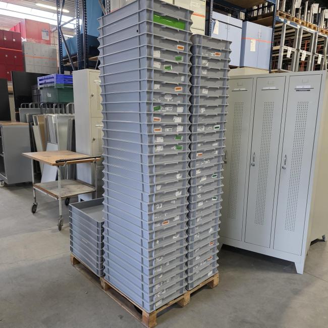  - 190 kunststof bakken afm 60x40x7 cm  (2)