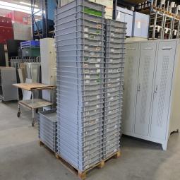  - 190 kunststof bakken afm 60x40x7 cm  (2)