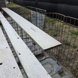  - 4x trespa strook afm 220x5,5x2 cm  en 1x 187x11,5  12 mm dik  (6)