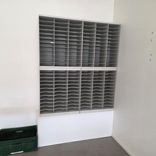  - kunststof brievenbak postvakkenkast afm 67x78x31 bxhxd  (1)
