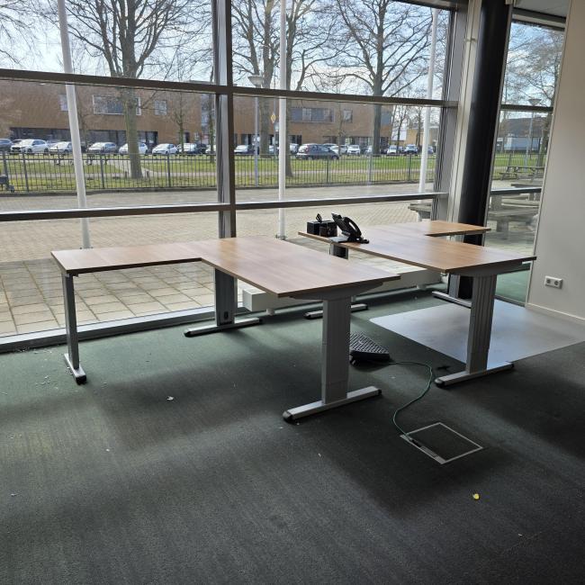  - 2x hoekbureau  (2)