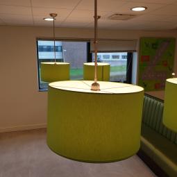  - aantal hanglampen plafondlampen met RVS ophangstang in hoogte verstelbaar  (4)