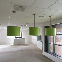  - aantal hanglampen plafondlampen met RVS ophangstang in hoogte verstelbaar  (5)