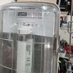  - 4X spatwaterdichte TL armatuur 1x35 watt  (2)
