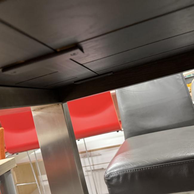  - Set 1x hoge tafel met 8 barkrukken BERT PLANTAGIE (10)