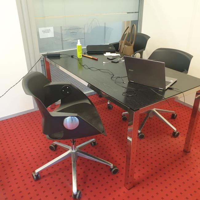  - zwarte spreektafel vergadertafel  (2)