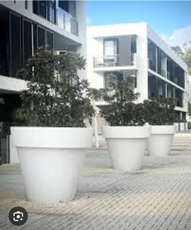  - Vas_one Serralunga grote bloempot (13)