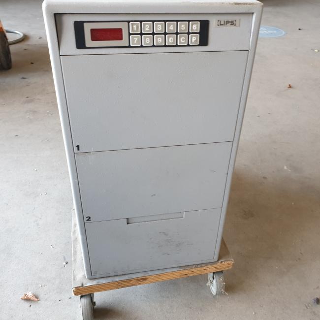  - PASPOORTKLUIS AFM 50X34X63 CM DXBXH (3)