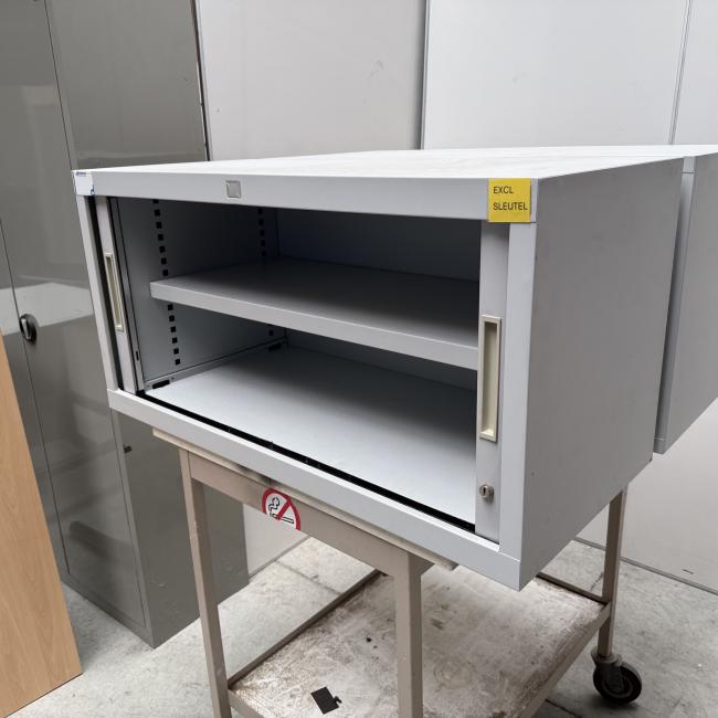  - 1x met sleutel met schade en 1x zonder sleutel zonder schade (12)