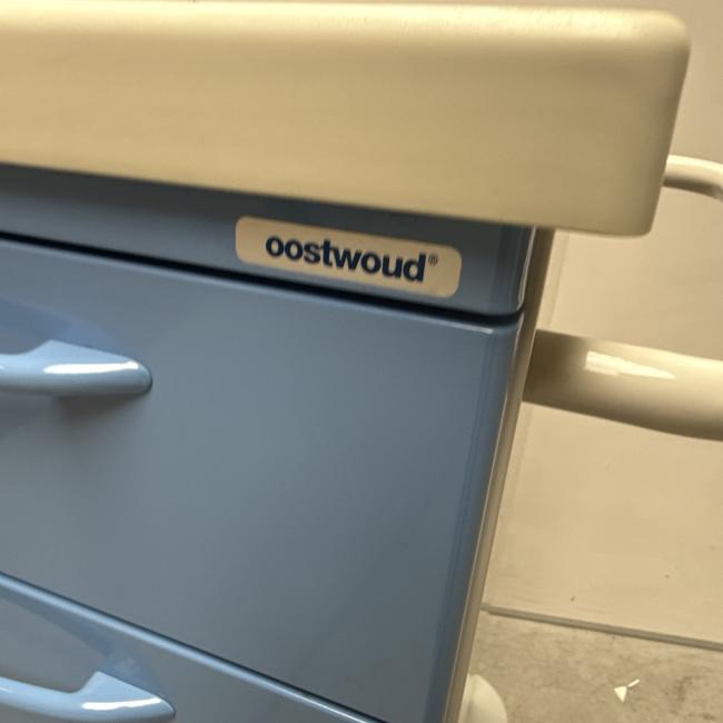 - 1x Oostwoud medische trolley behandelwagen (7)
