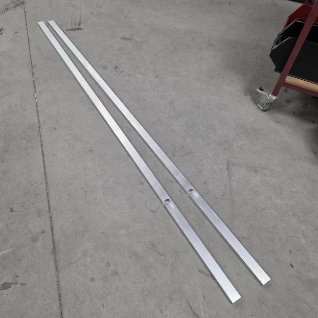 - 2x aluminium profiel geleider afm 220x4x2 cm dikte 2 mm (3)