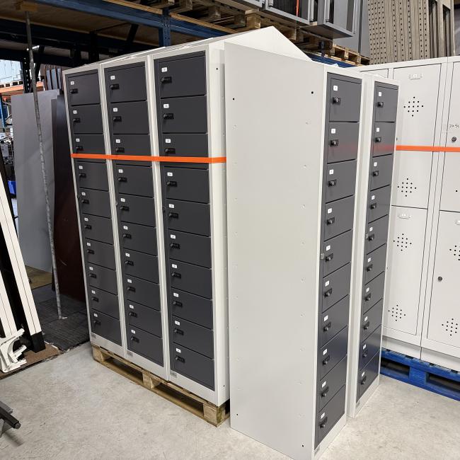  - 8x in nieuwstaat zeer nette staat bijna nieuw (112)