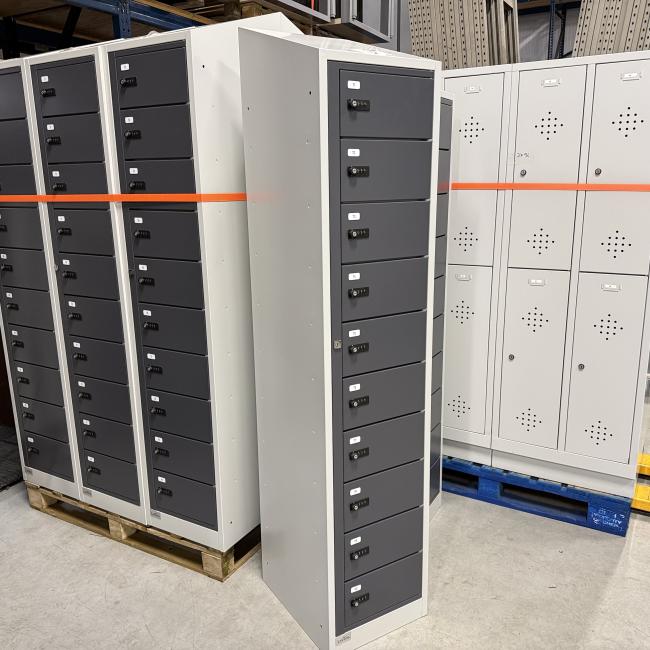  - 8x in nieuwstaat zeer nette staat bijna nieuw (116)