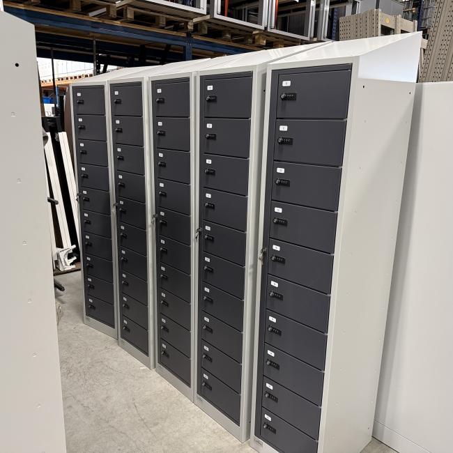  - 8x in nieuwstaat zeer nette staat bijna nieuw (118)