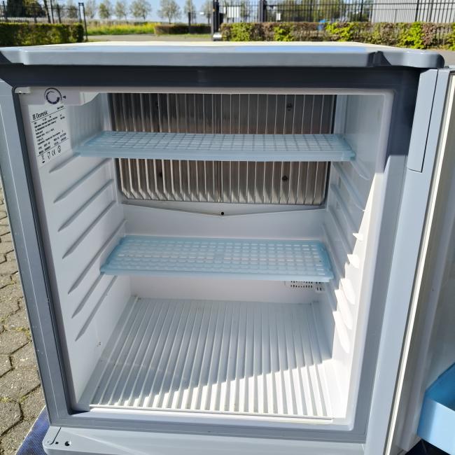  - Dometic koelkastje (2)
