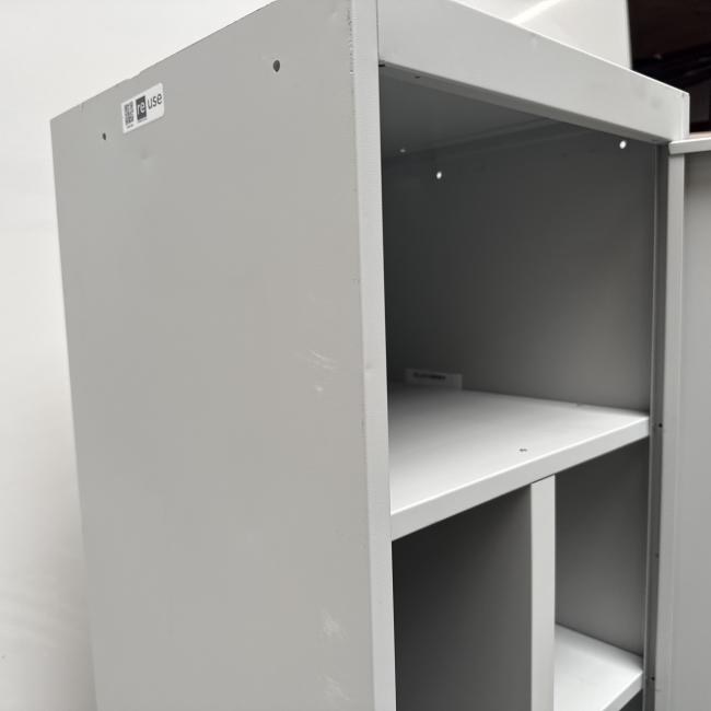  - partij 1-deurs lichtgrijze mealen lockerkasten hang-leg met schappen (13)
