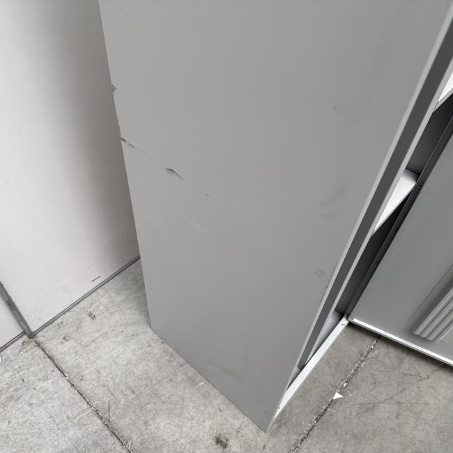  - partij 1-deurs lichtgrijze mealen lockerkasten hang-leg met schappen (14)