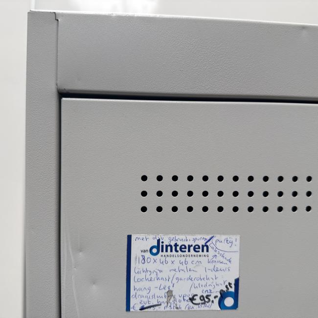  - partij 1-deurs lichtgrijze mealen lockerkasten hang-leg met schappen (17)