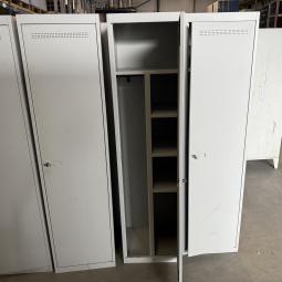  - partij 1-deurs lichtgrijze mealen lockerkasten hang-leg met schappen (20)