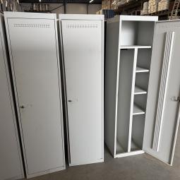  - partij 1-deurs lichtgrijze mealen lockerkasten hang-leg met schappen (22)