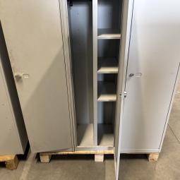  - partij 1-deurs lichtgrijze mealen lockerkasten hang-leg met schappen (27)
