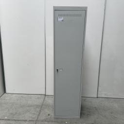  - partij 1-deurs lichtgrijze mealen lockerkasten hang-leg met schappen (2)