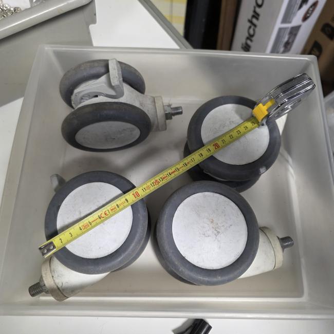  - SET ZWENK EN BOKWIELEN DOORSNEDE WIEL 100 MM HOOGTE 130 MM SCHROEFPEN M12 (3)