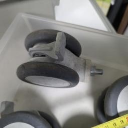  - SET ZWENK EN BOKWIELEN DOORSNEDE WIEL 100 MM HOOGTE 130 MM SCHROEFPEN M12 (4)