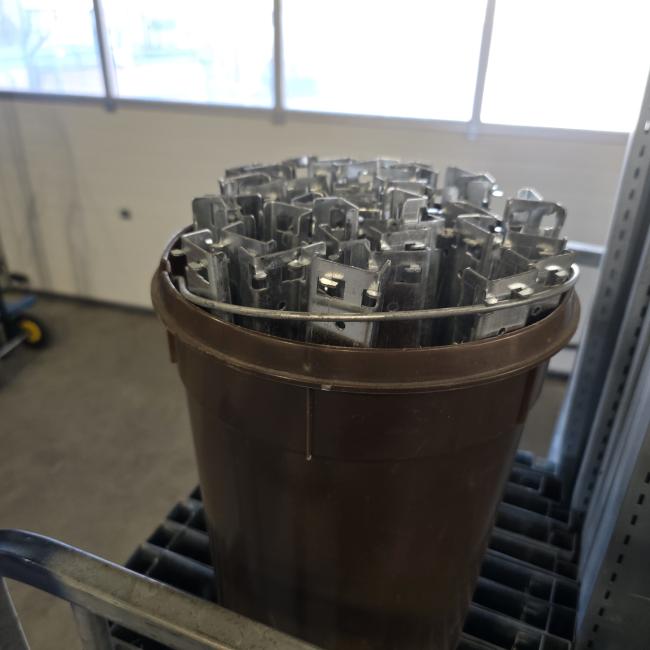  - 48X SCHAPPEN 120X37 CM 10X STAANDER 183X37 CM   (8)