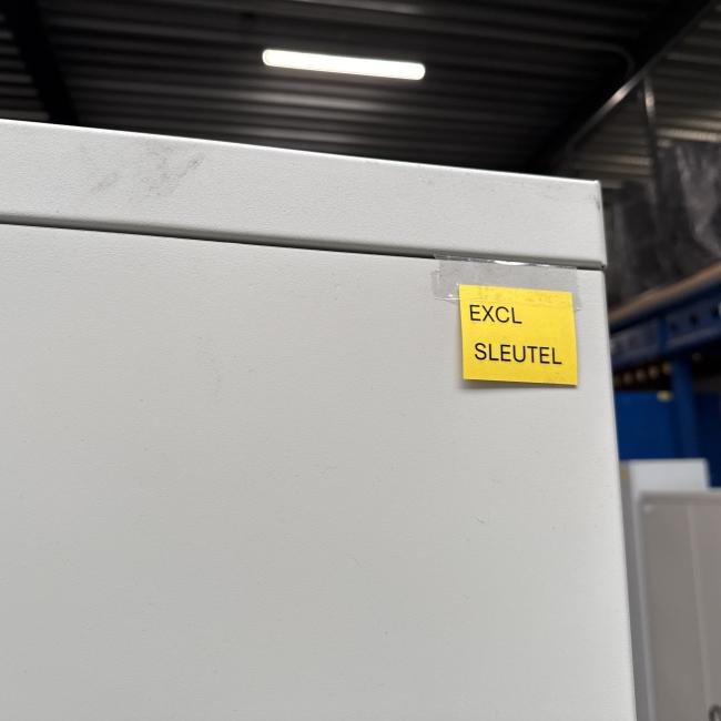  - set 2 stuks stalen kasten (16)