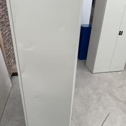  - set 2 stuks stalen kasten (28)