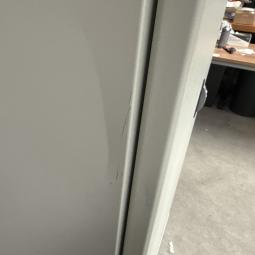  - set 2 stuks stalen kasten (30)