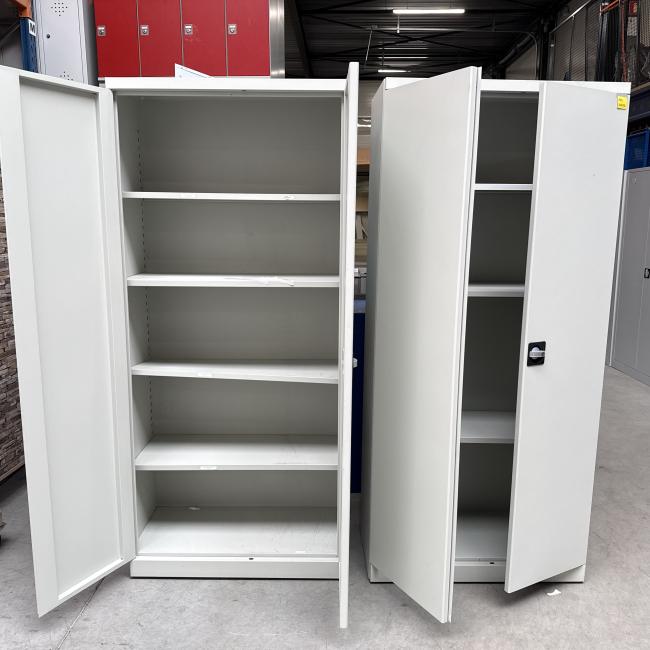  - set 2 stuks stalen kasten (11)