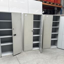  - set 3 stuks Bisley met schade intensief gebr (14)