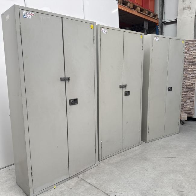  - set 3 stuks Bisley met schade intensief gebr (27)