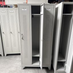  - partij 3-deurs met verschillende draaiknop of omlegslot en met of zonder handgrepen (120)