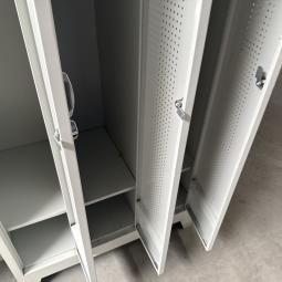  - partij 3-deurs met verschillende draaiknop of omlegslot en met of zonder handgrepen (126)