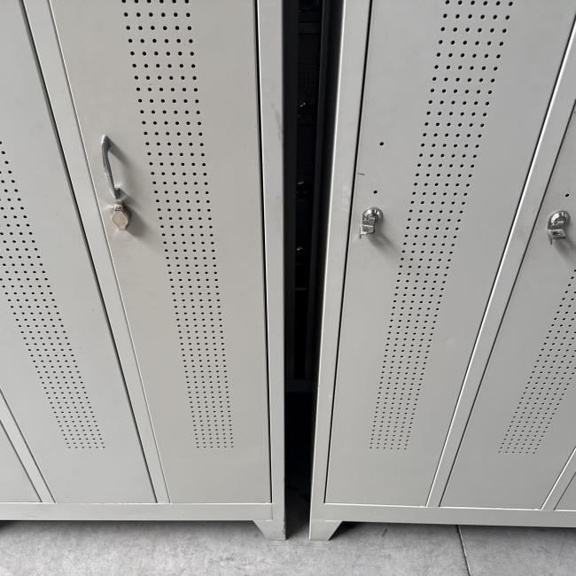  - partij 3-deurs met verschillende draaiknop of omlegslot en met of zonder handgrepen (146)