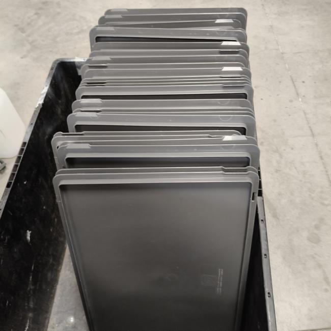  - UTZ kunststofdeksel voor euronorm stapelbakken  (1)