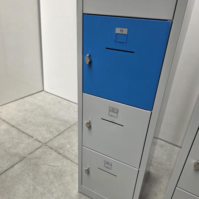  - set lockerkasten afm 190x42x45 diep deur 35x35 cm  (6)