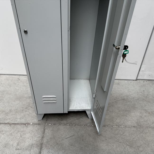  - 1x 2-deurs indistriele locker (7)